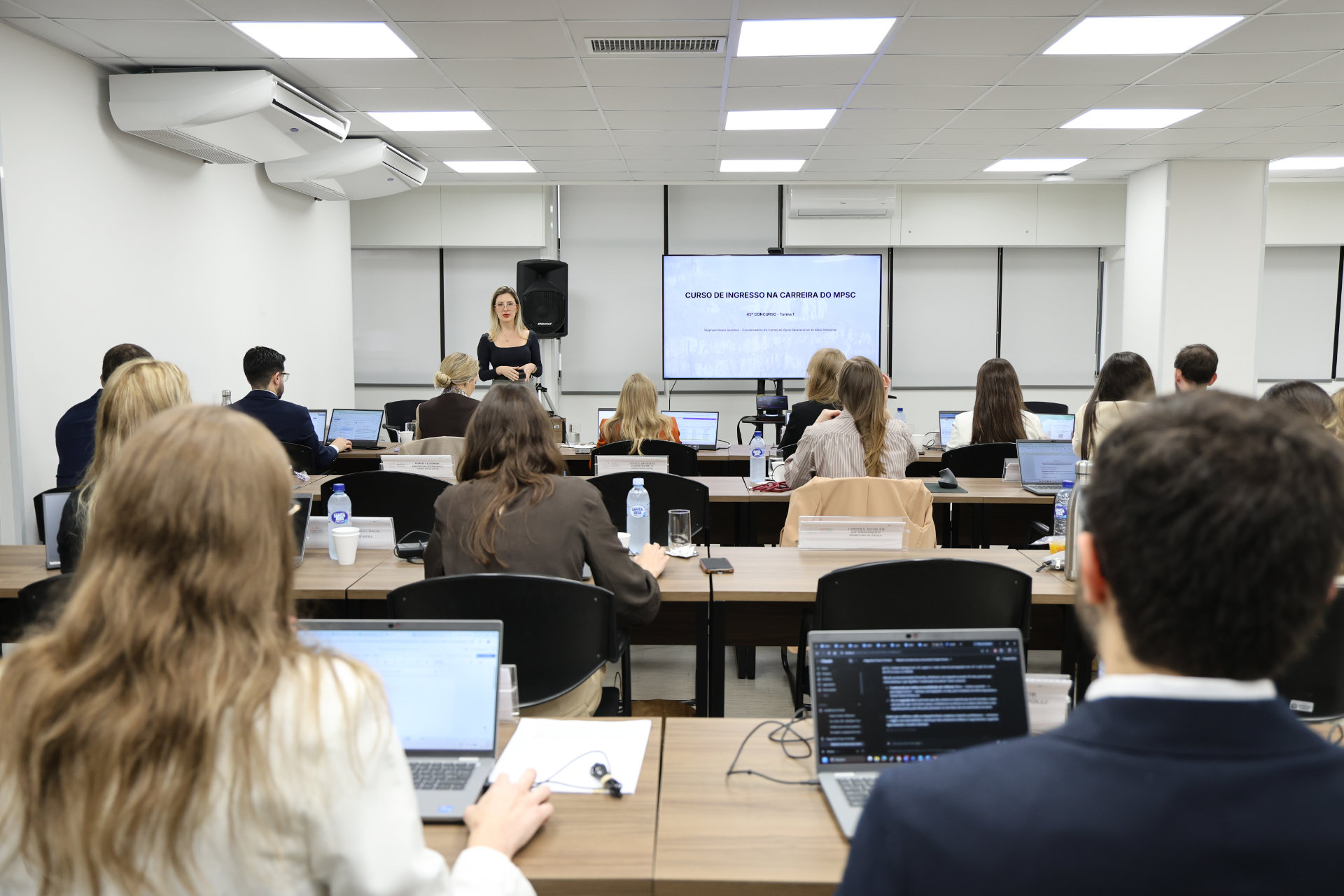 Palestra com a Dra. Stephani Gaeta Sanches