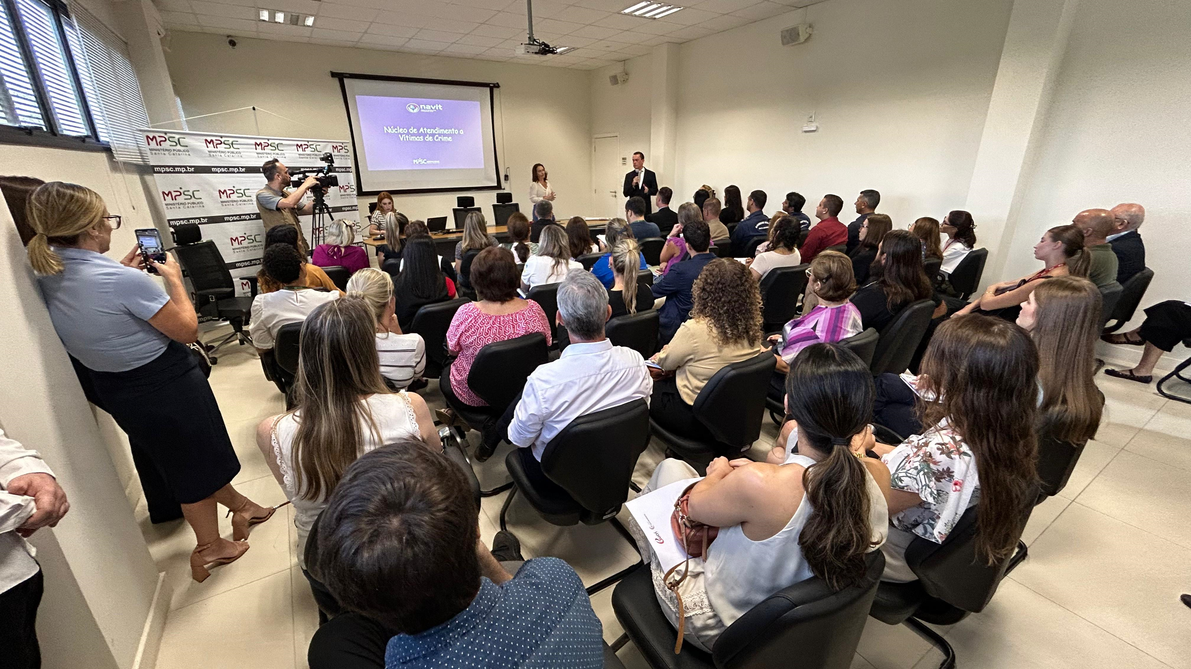 Reunião ampliada marca início do Núcleo de Atendimento às Vítimas de Crimes em Criciúma
