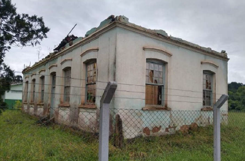 MPSC ingressa com ação para que Município de São Bento do Sul e Fundação Catarinense de Cultura restaurem imóvel tombado da Escola Km 80