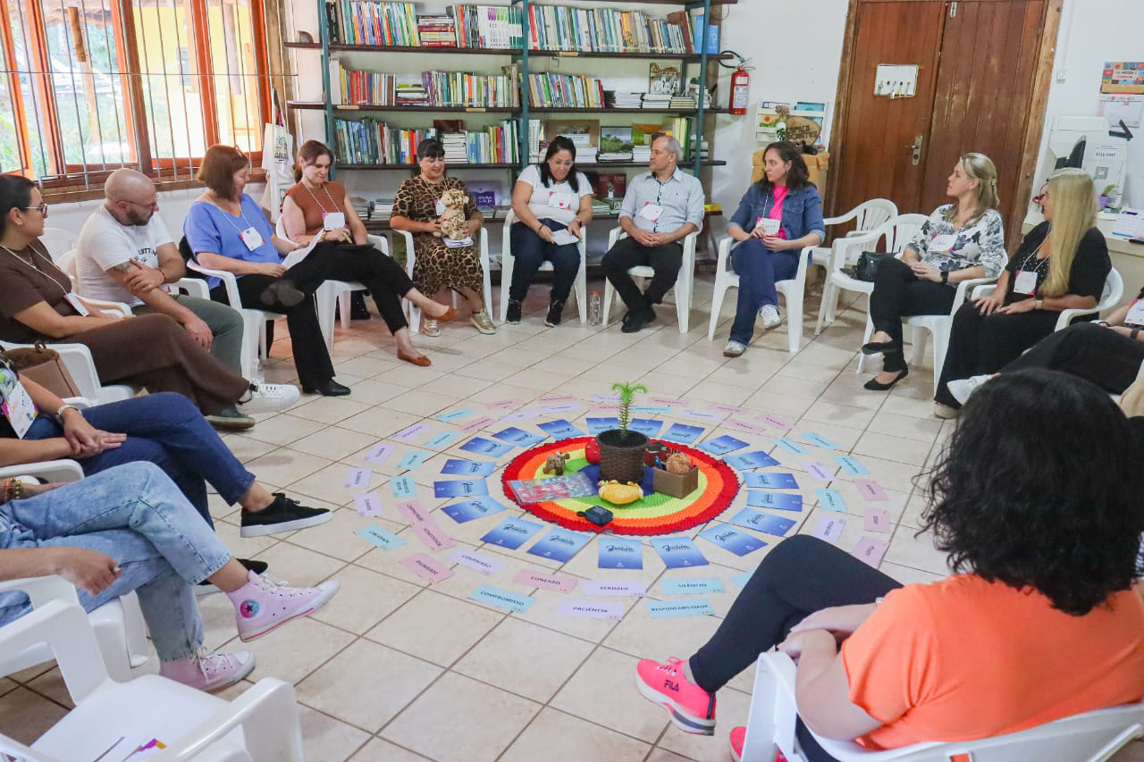 Projeto Escola Restaurativa fortalece laços e promove cultura de paz em unidade escolar de São José