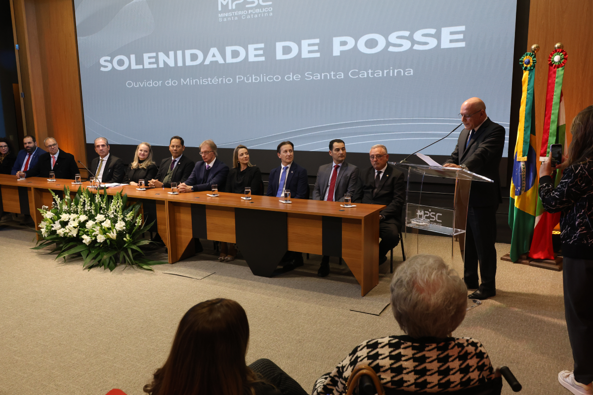 Posse do novo Ouvidor do MPSC destaca escuta ativa como caminho para justiça social