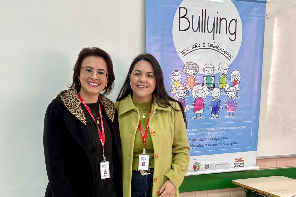 Em incentivo ao respeito e à segurança na internet, MPSC realiza palestra sobre conscientização sobre bullying e cyberbullying em escola de Laguna