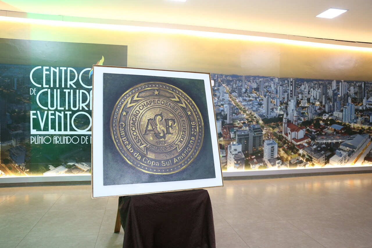 Viabilizada com acordo pelo MPSC, obra em homenagem às vítimas do acidente da Chapecoense é entregue à Chapecó