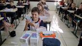 Reconhecimento que inspira: Escola João XXIII, de Maravilha, recebe kit do Prêmio Lume por destaque em alfabetização
