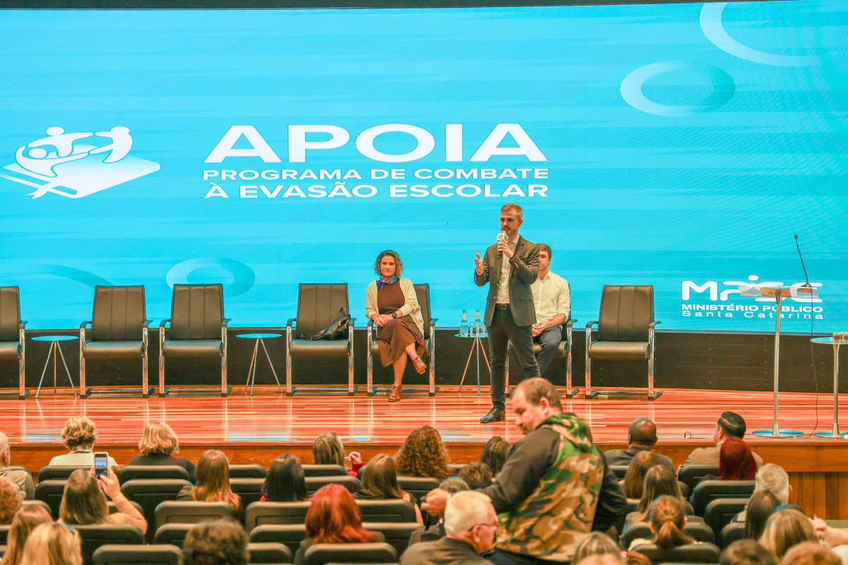 MPSC destaca atuação intersetorial no combate à evasão escolar durante evento pelos 35 anos do ECA