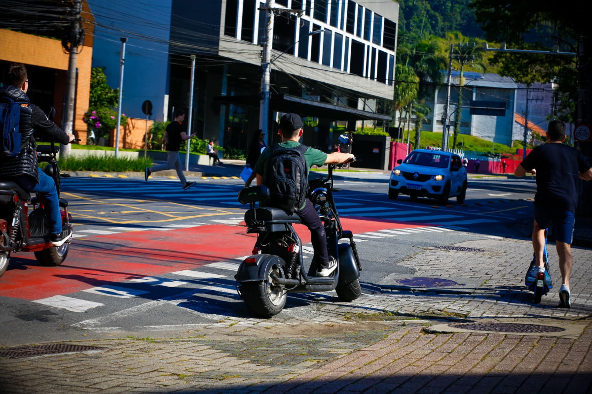 MPSC recomenda reforço da fiscalização sobre uso de ciclomotores e campanhas educativas em Blumenau