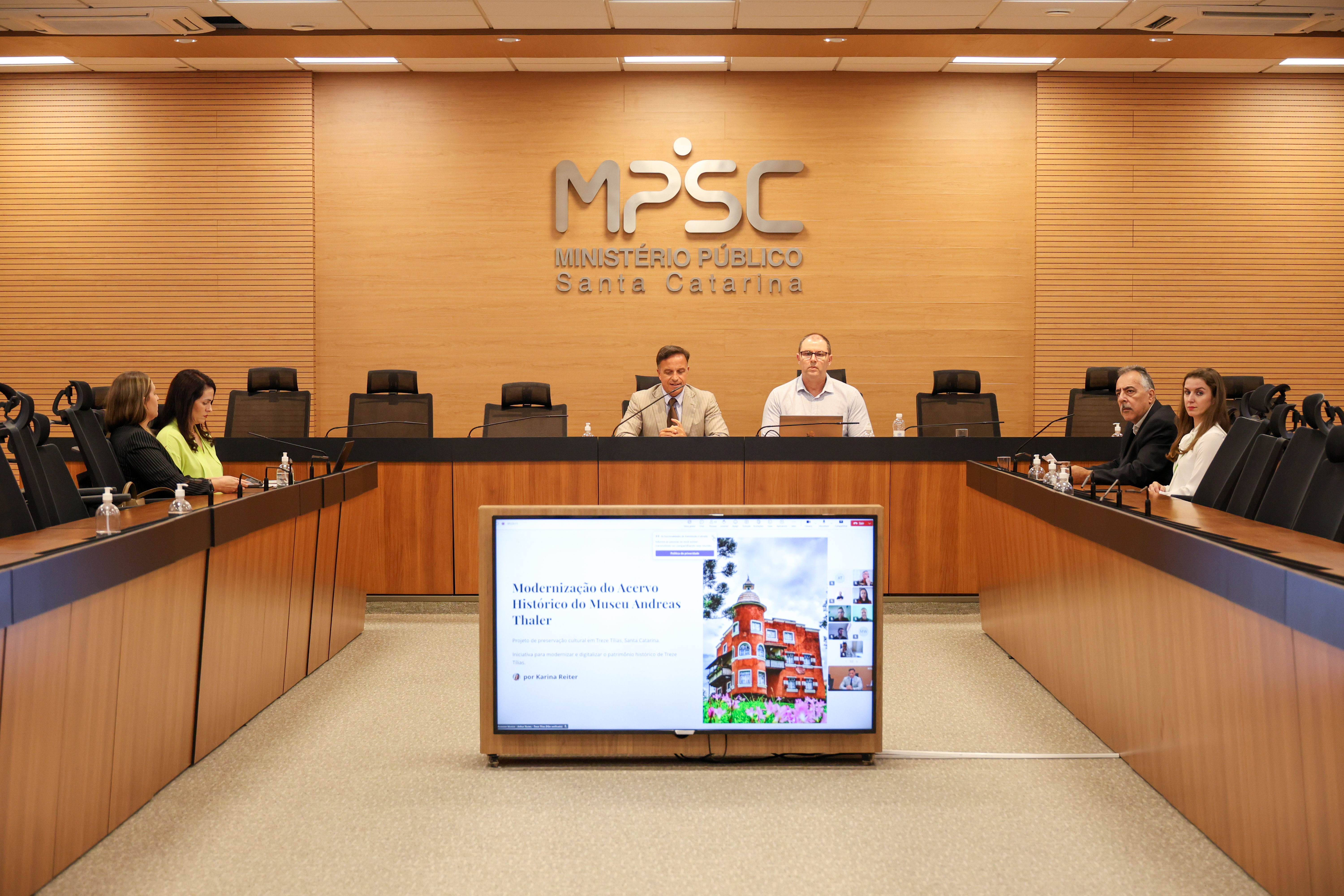 Com foco no combate a crimes cibernéticos, FRBL financia aquisição de softwares para a Polícia Civil de Santa Catarina