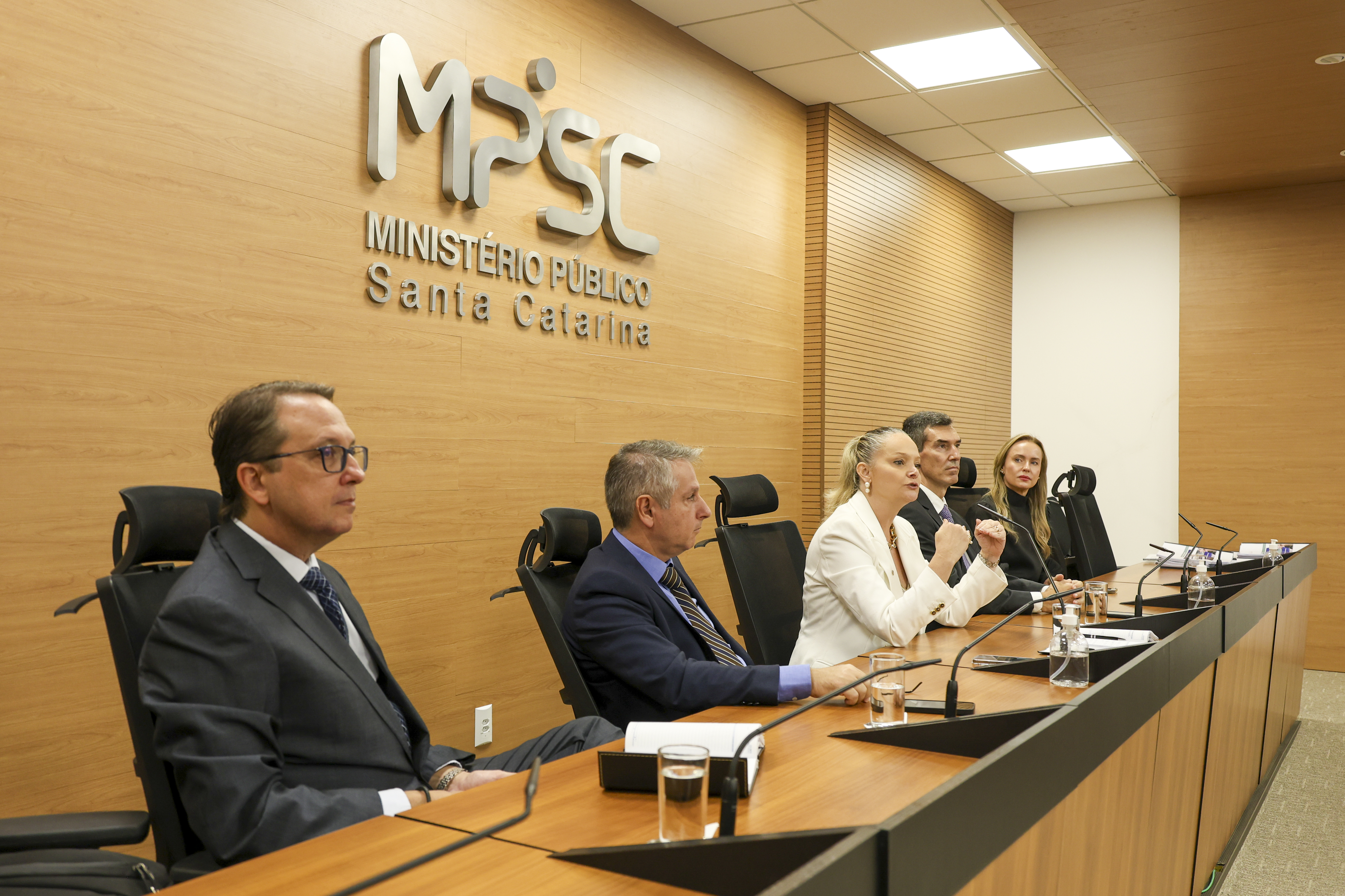 Mudanças estruturais e foco em resultados marcam início da Gestão de Vanessa Cavallazzi