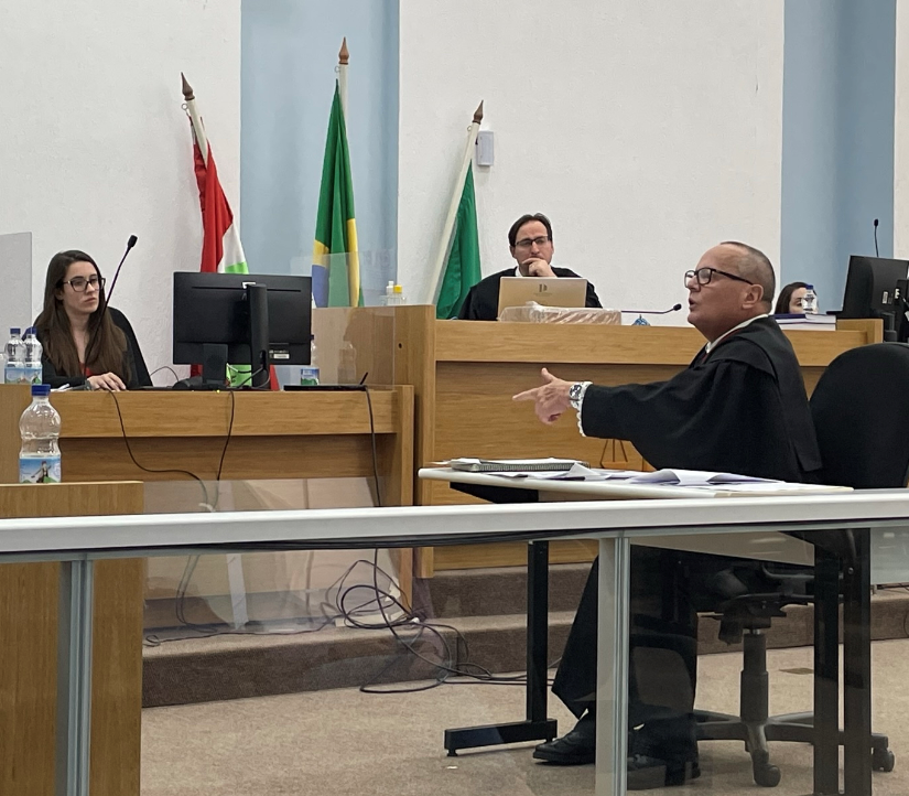 Denunciado pelo MPSC, enteado que matou o padrasto a tiros é condenado a sete anos de prisão em Chapecó