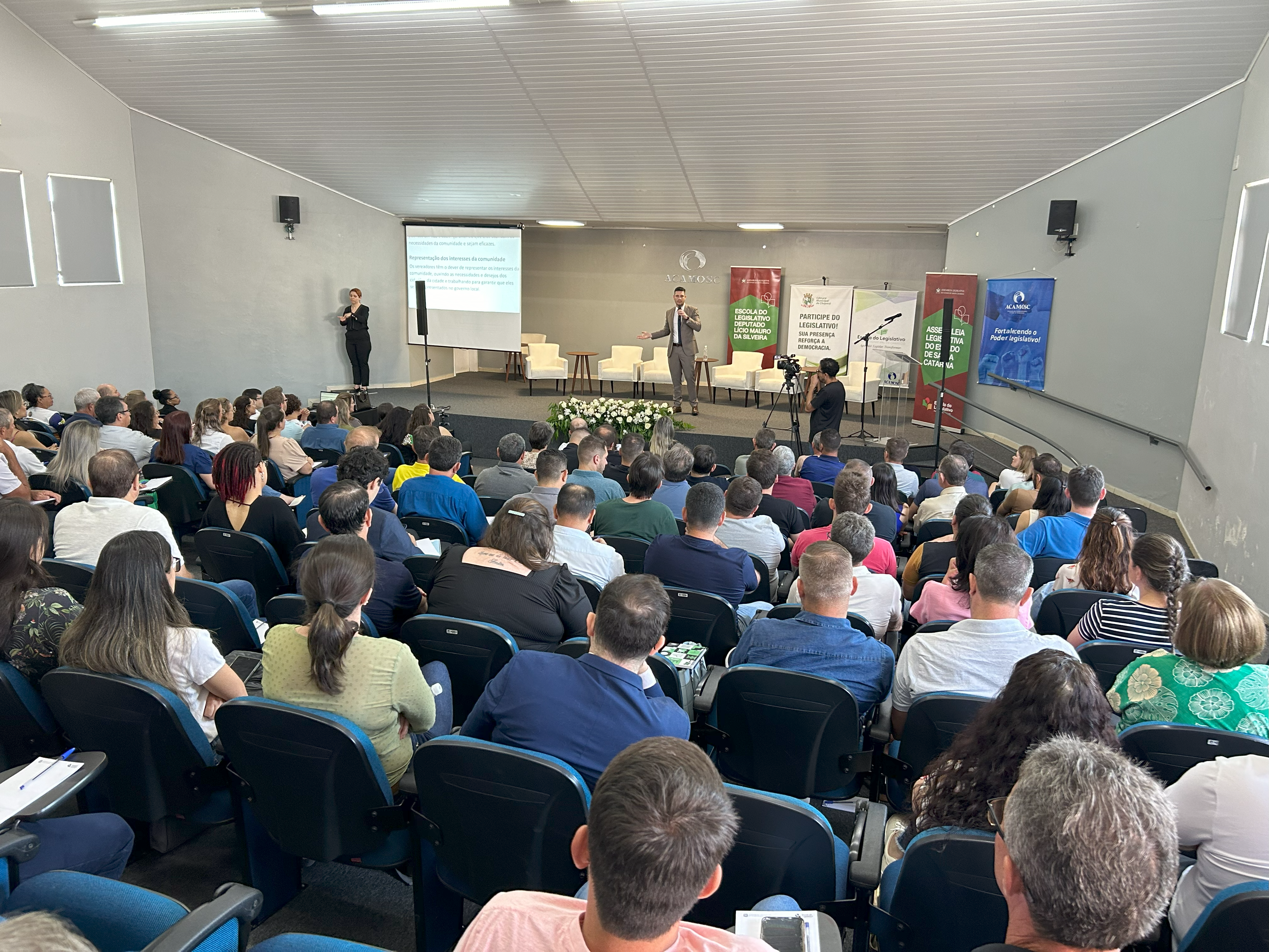 Coordenador do CyberGAECO fala sobre combate à corrupção para prefeitos, vice-prefeitos, vereadores e servidores da região Oeste
