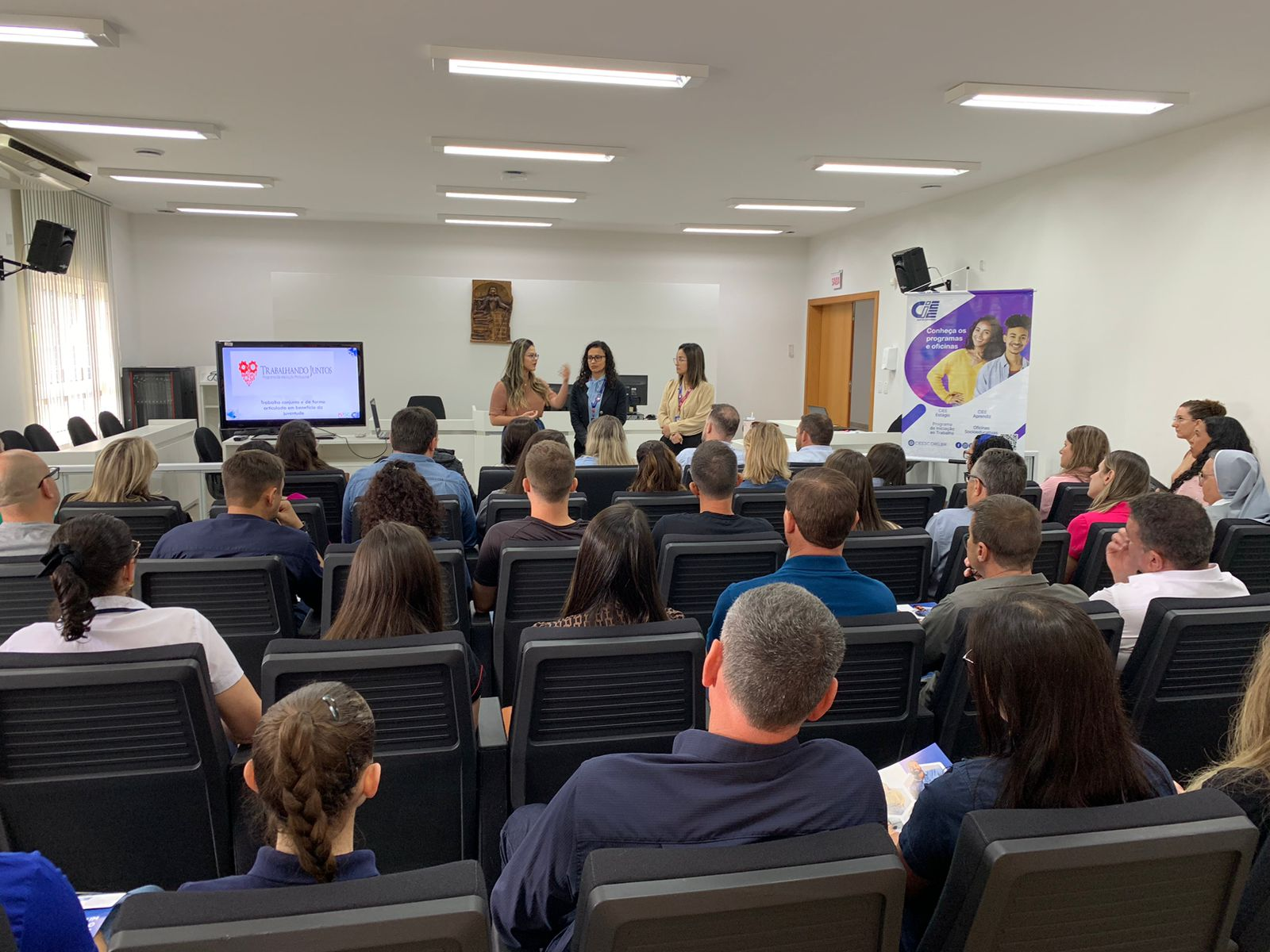 Reunião busca sensibilizar empresários de Turvo para adesão ao programa Trabalhando Juntos