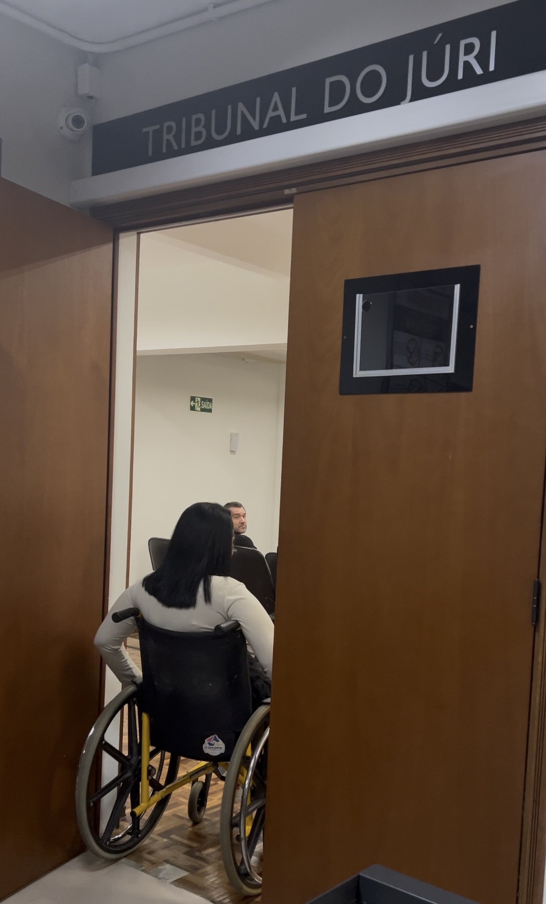 Homem que deixou ex-companheira paraplégica em tentativa de feminicídio é condenado a quase 19 anos de prisão