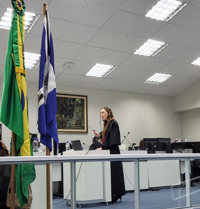 Homem é condenado por tentar matar a mulher ateando fogo nela