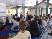 Projeto 'Maria e o Crush Perfeito' alcança cerca de mil alunos em quatro municípios do Alto Vale