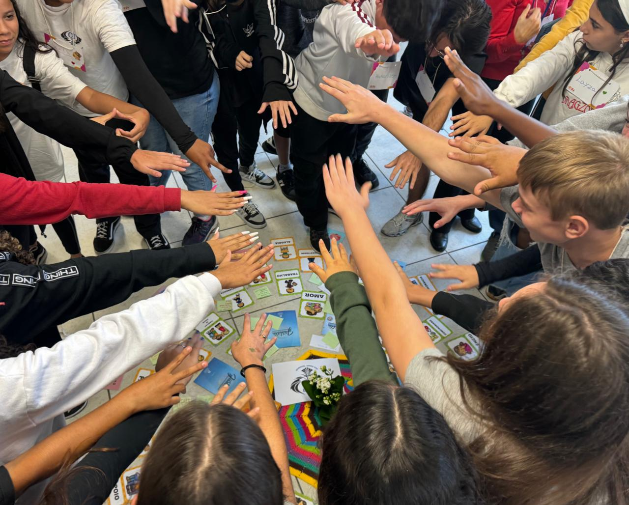 Projeto Escola Restaurativa retorna a Blumenau e fomenta paz nas escolas