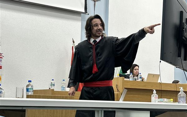 Tribunal do Júri de Chapecó condena dois homens por homicídio qualificado e fraude processual