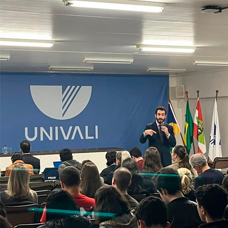 Programa Educando Cidadãos é apresentado em aula magna na Univali em Biguaçu e destaca cidadania e combate à corrupção