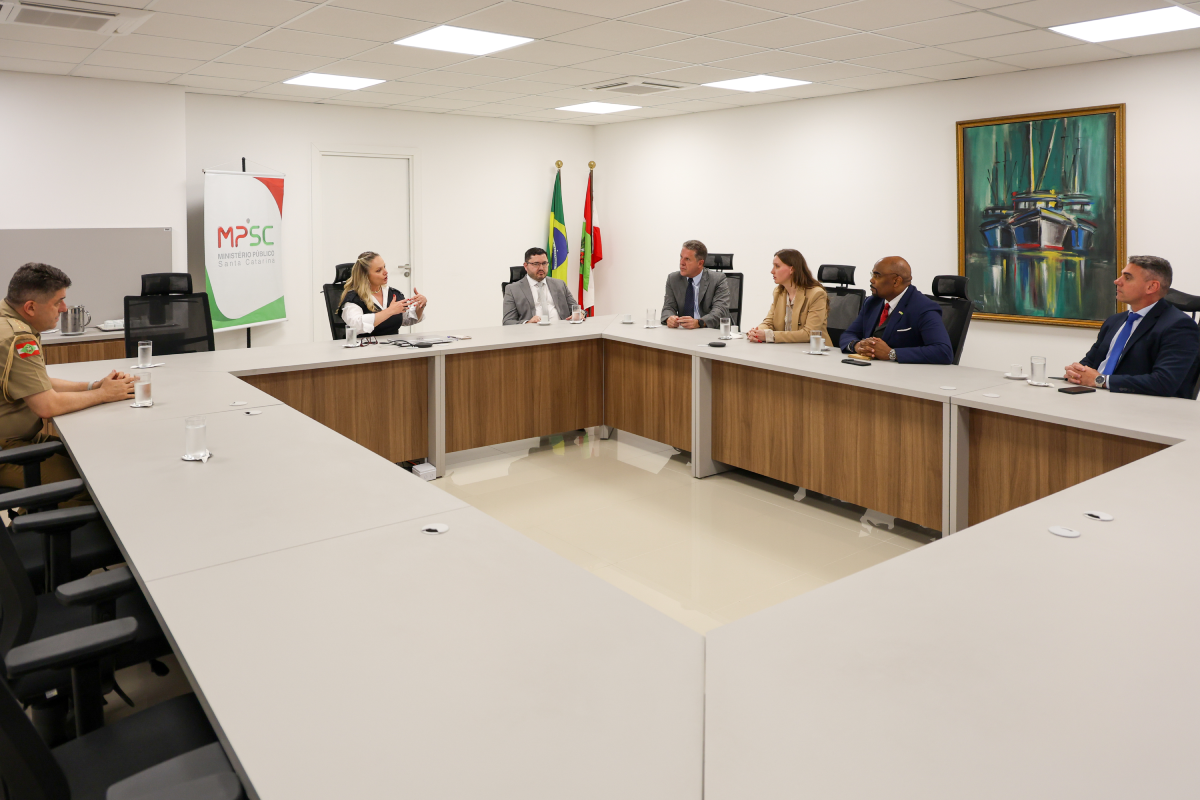 Visita Institucional do Consulado Americano ao MPSC fortalece cooperação em segurança pública