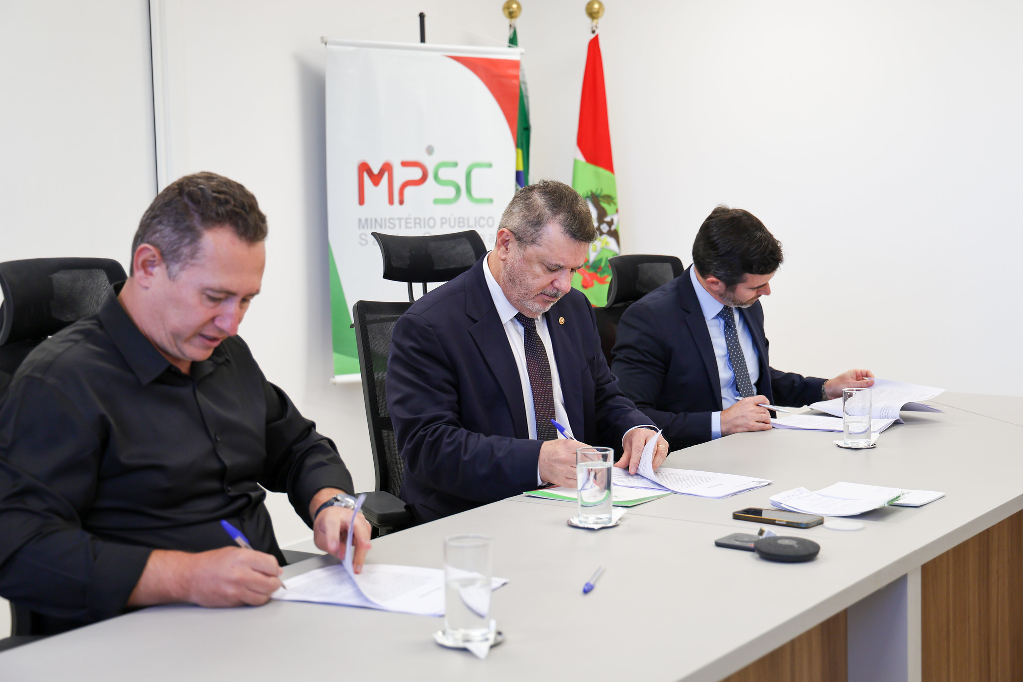 Acordo entre MPSC, Estado e Município de Palhoça garante proteção ambiental e infraestrutura para a comunidade da região das 