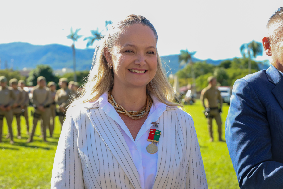 Procuradora-Geral de Justiça Vanessa Wendhausen Cavallazzi recebe título honorífico 