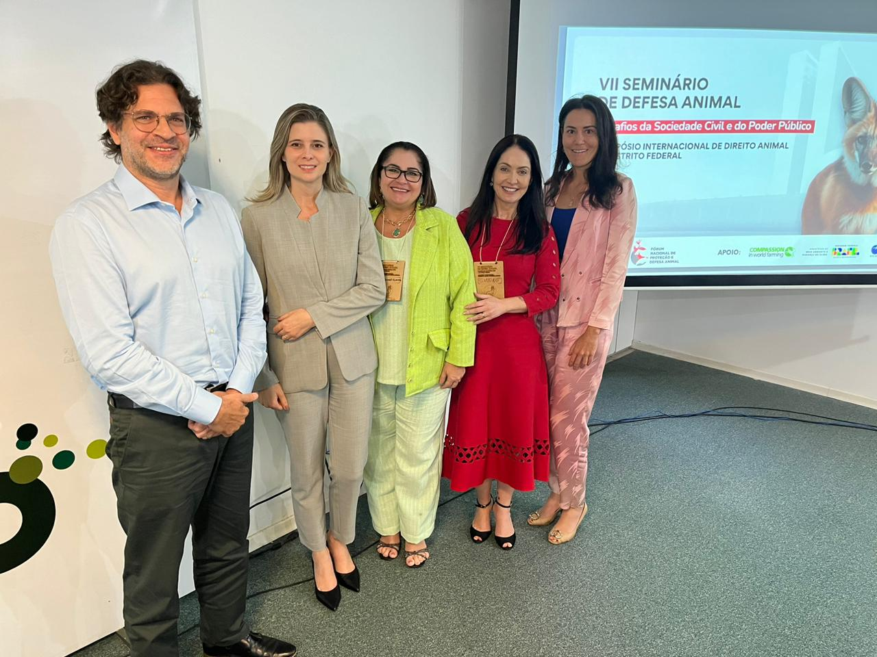 Promotora de Justiça do MPSC participa do VII Seminário de Defesa Animal, em Brasília