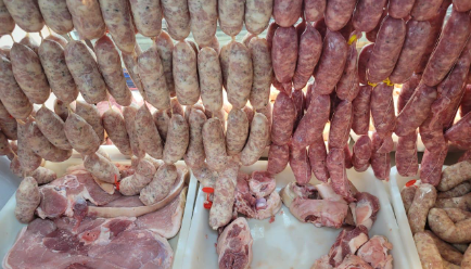 Operação conjunta apreende 1.300 quilos de carnes e produtos impróprios para consumo em São Francisco do Sul