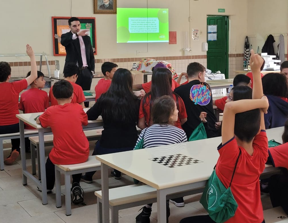 Em Araranguá, estudantes têm tarde de aprendizado com palestra do Cultivando Atitudes