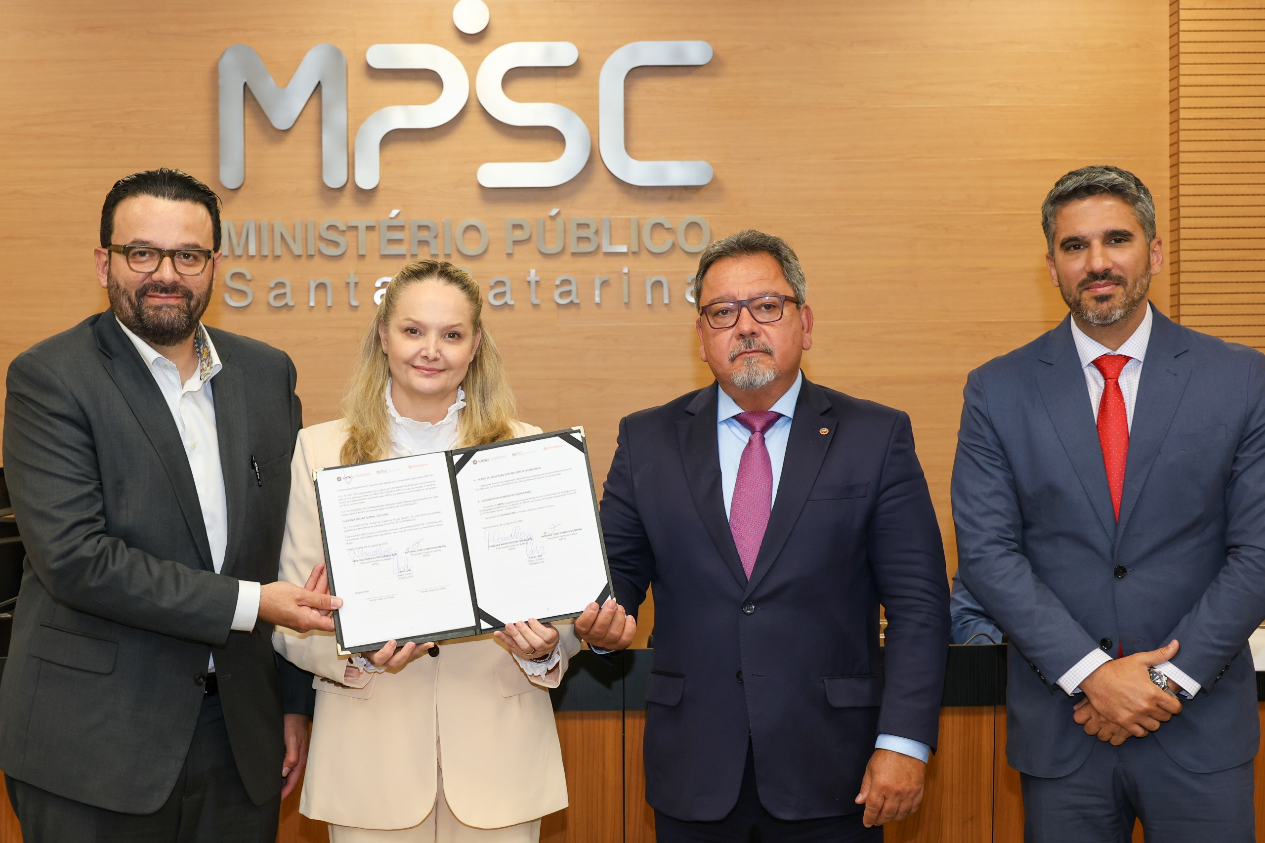 MPSC e MPRJ firmam acordo com empresa internacional para reforçar investigações de crimes com criptoativos