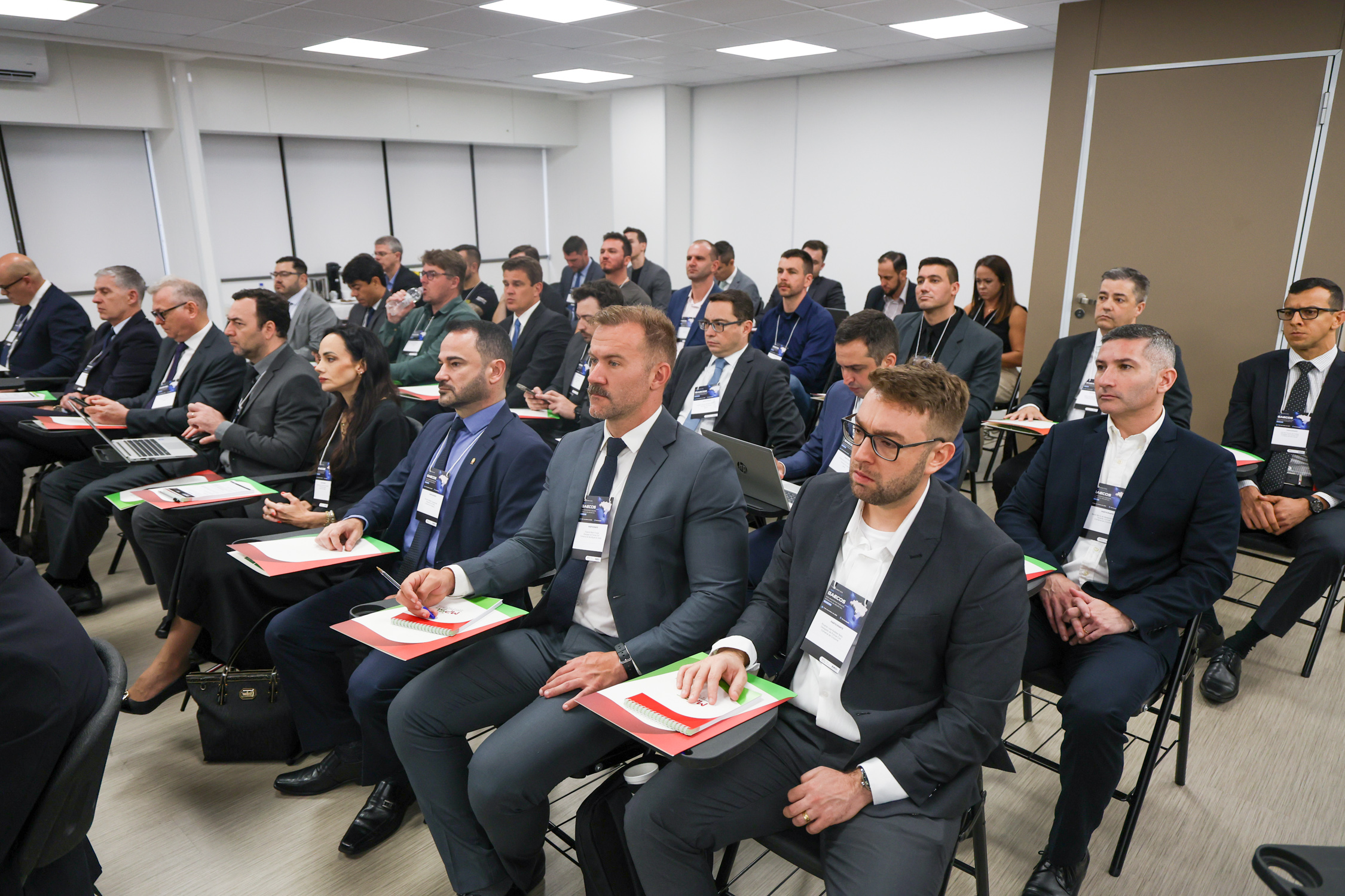 GAECOs de Santa Catarina, Paraná e Rio Grande do Sul alinham estratégias de integração e enfrentamento ao crime em encontro em Florianópolis