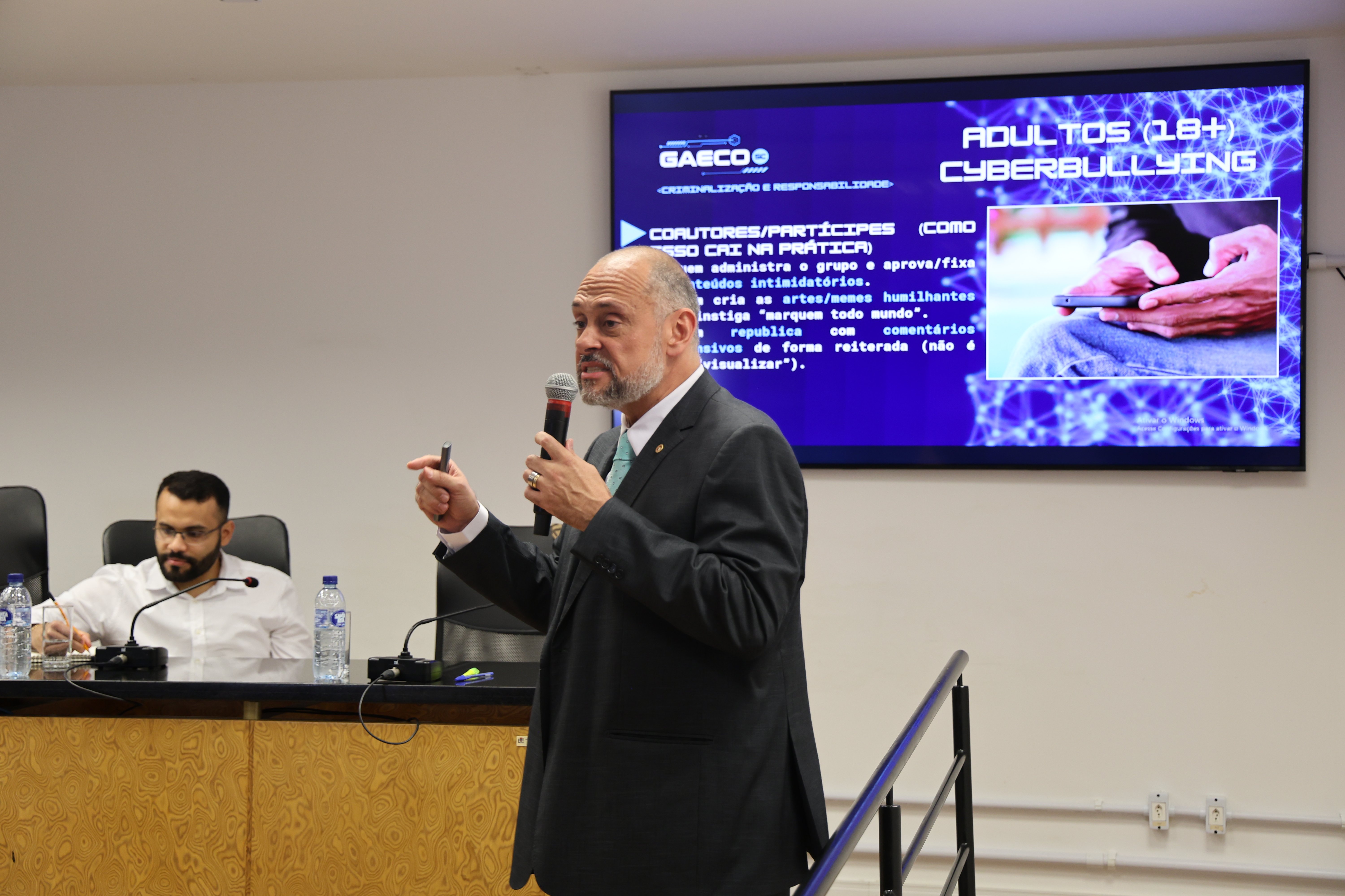 Em audiência pública, Coordenador do GAECO destaca a responsabilidade coletiva no combate ao bullying e cyberbullying