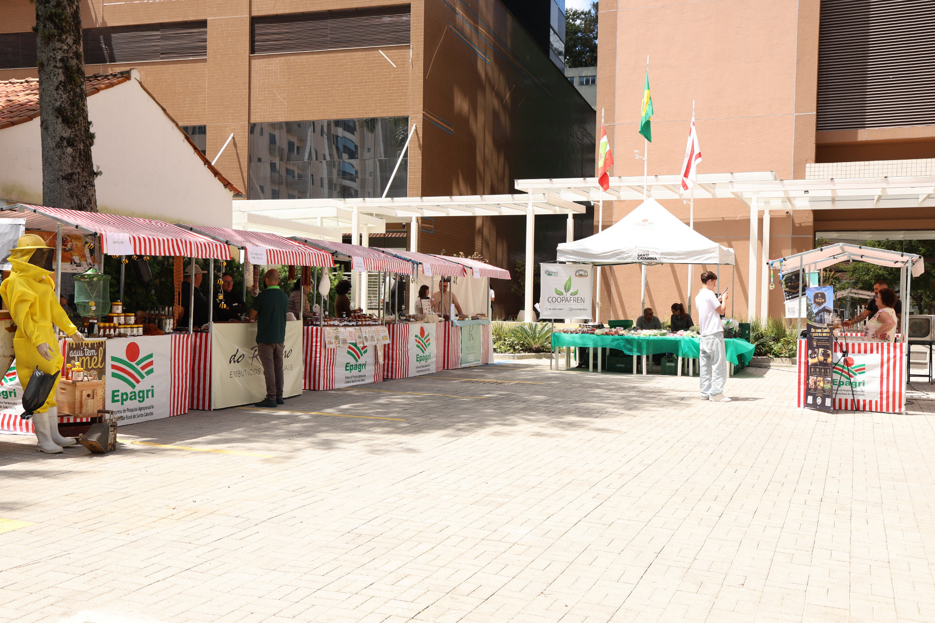 MPSC recebe pela primeira vez Feira de Produtos Orgânicos da Epagri
