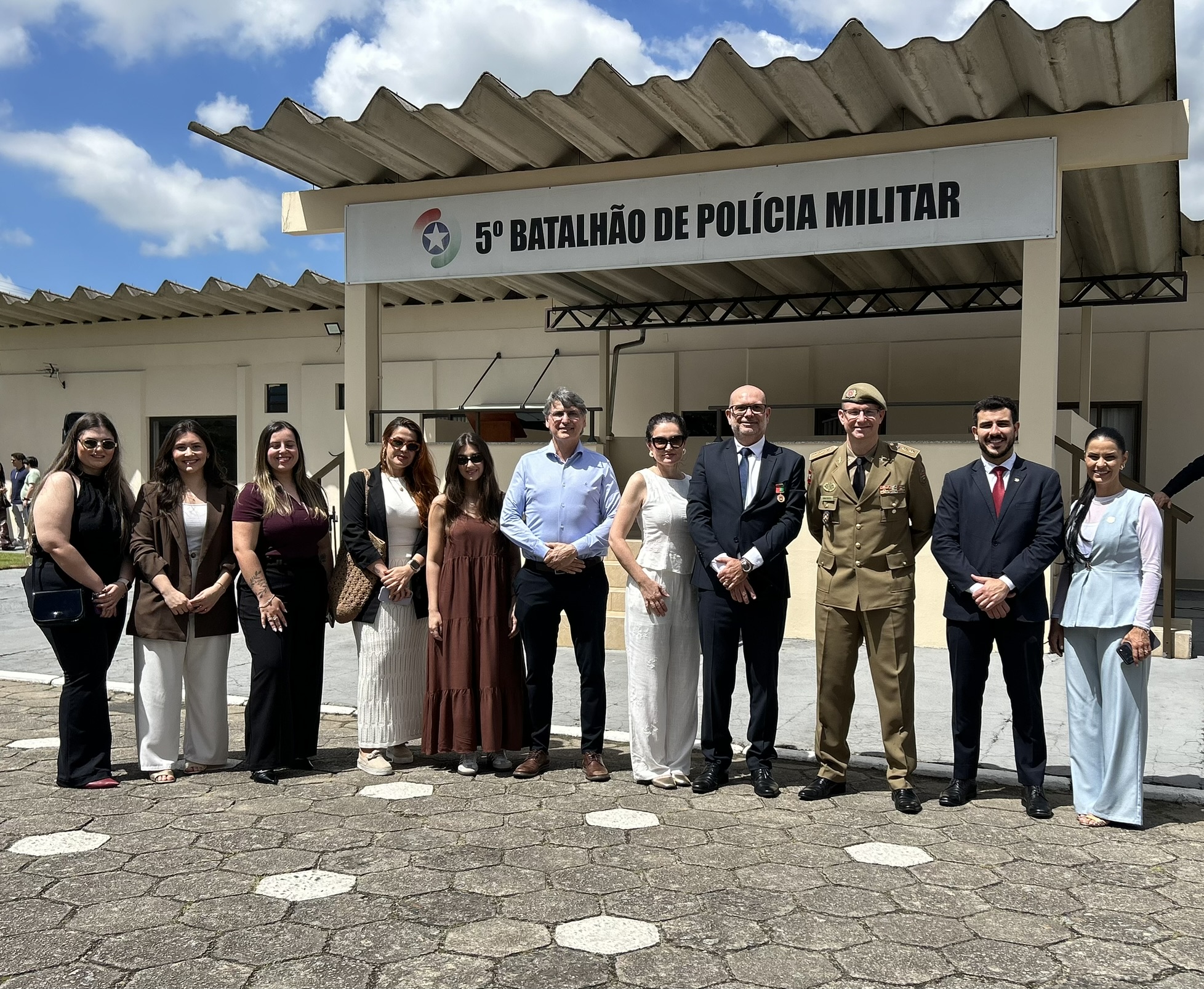 Promotor de Justiça recebe condecoração em solenidade da Polícia Militar em Tubarão