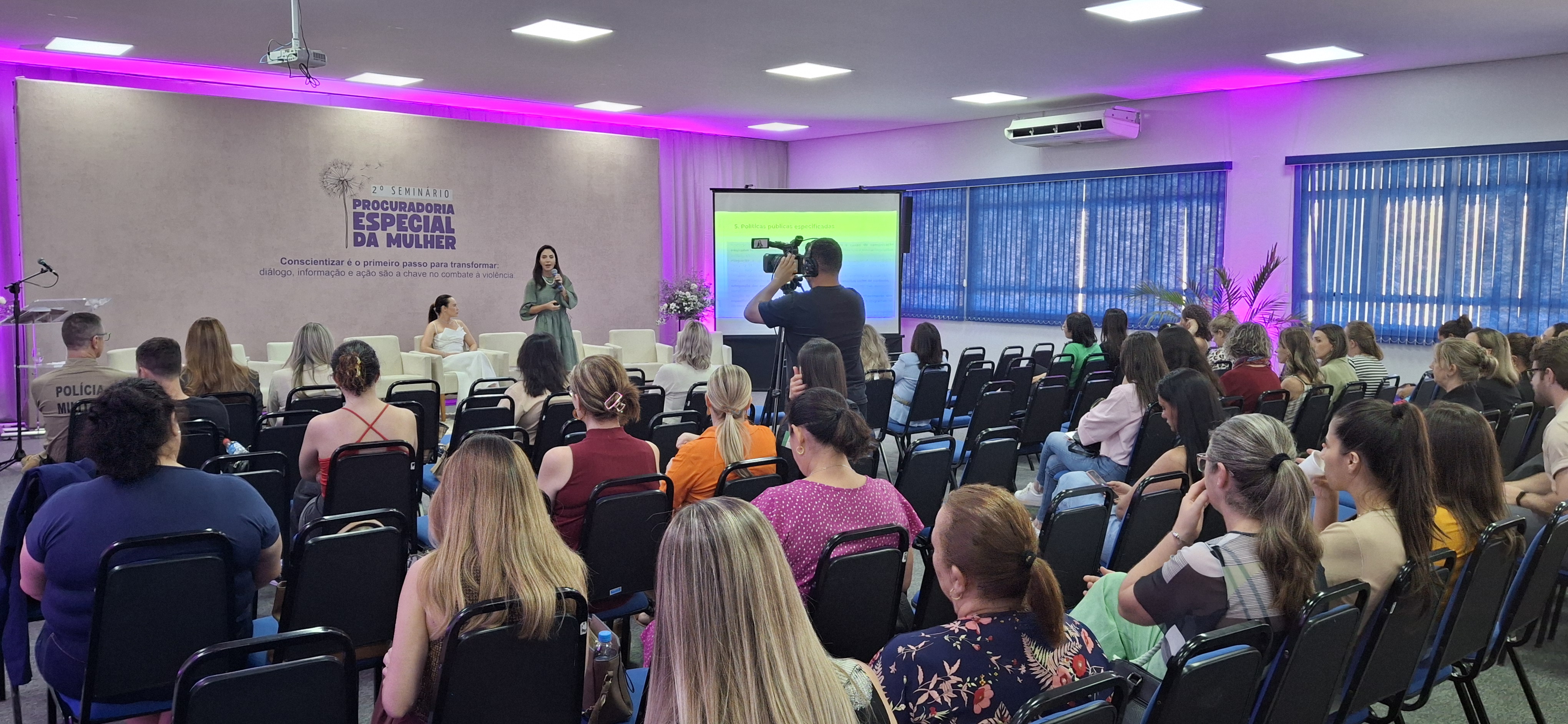 Em Chapecó, MPSC participa de seminário sobre violência contra as mulheres