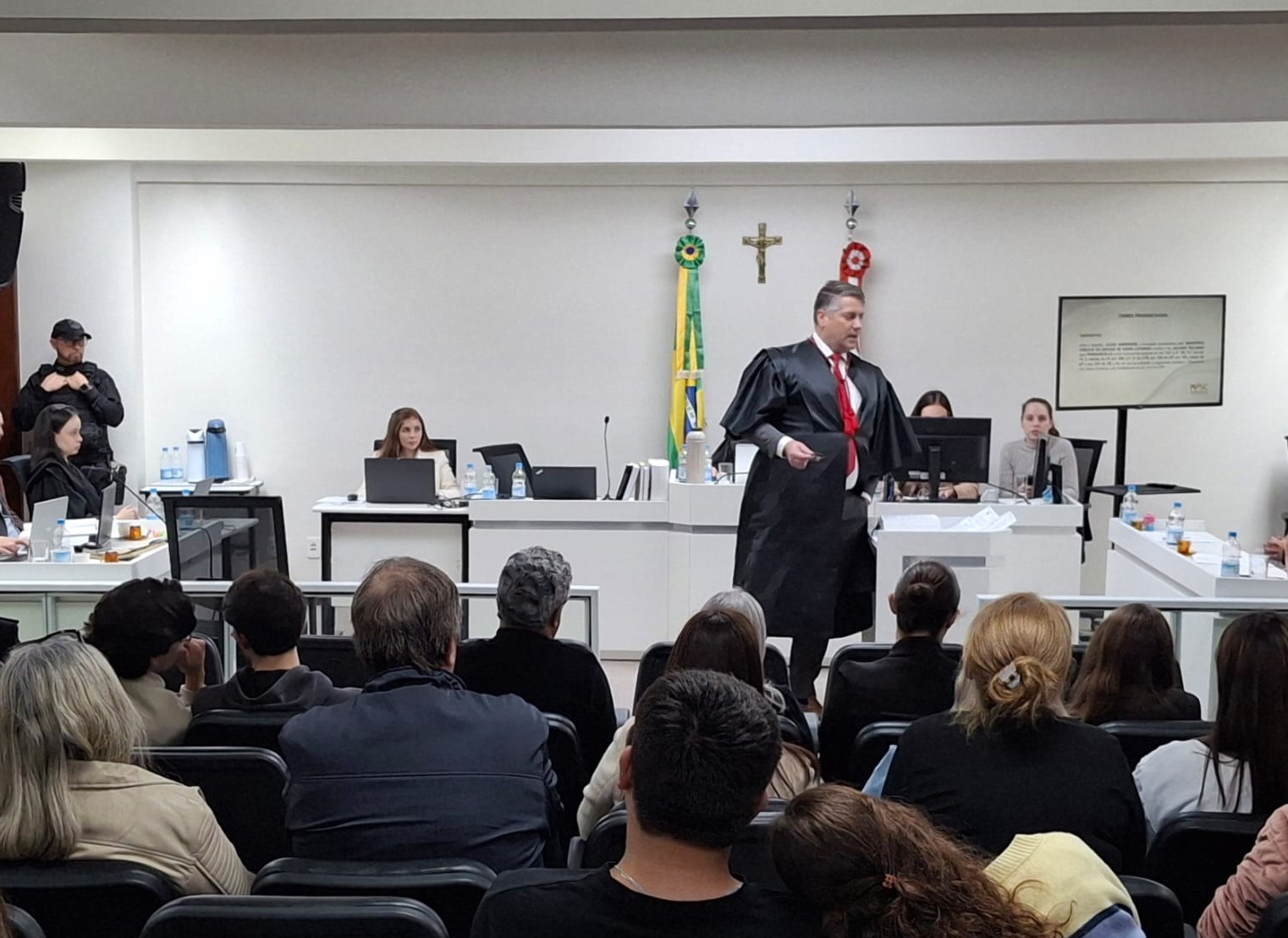 Réu que acelerou pulverizador contra policial em Fraiburgo é condenado por tentativa de homicídio